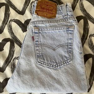 Light washed vintage Levi’s size 25
